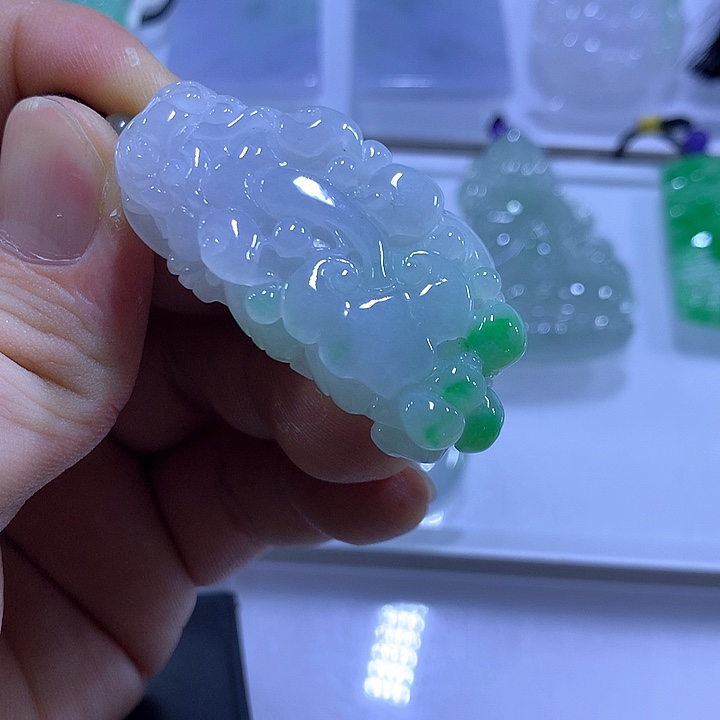 翡翠未镶嵌颈饰天然翡翠A货吊坠