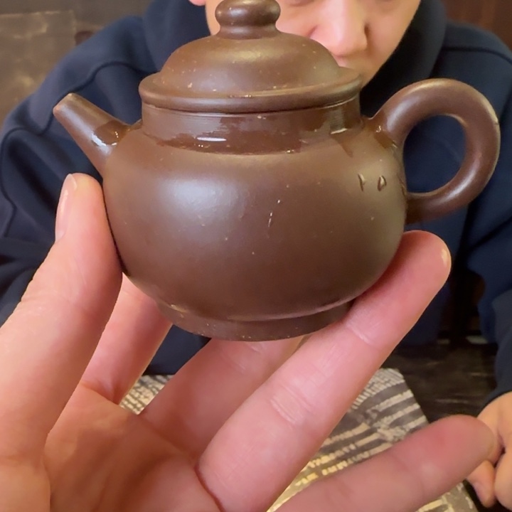 紫砂巨轮珠。         