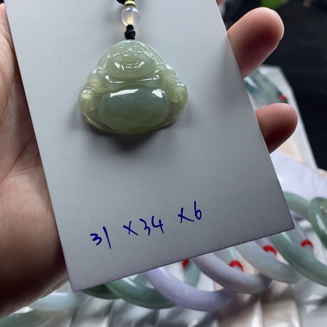 翡翠未镶嵌颈饰佛公