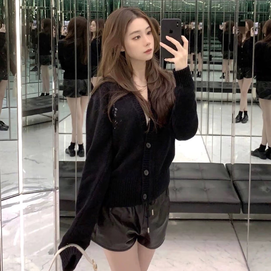 99新 YSL/圣罗兰 S码/黑色亮片logo针织开衫/17595963