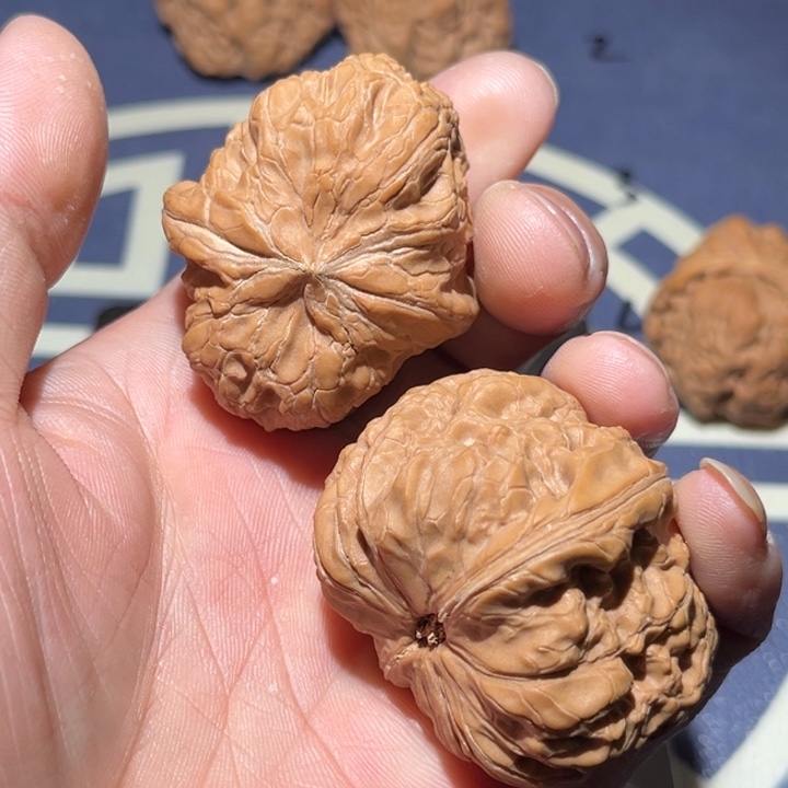 文玩核桃吊坠48驴打滚