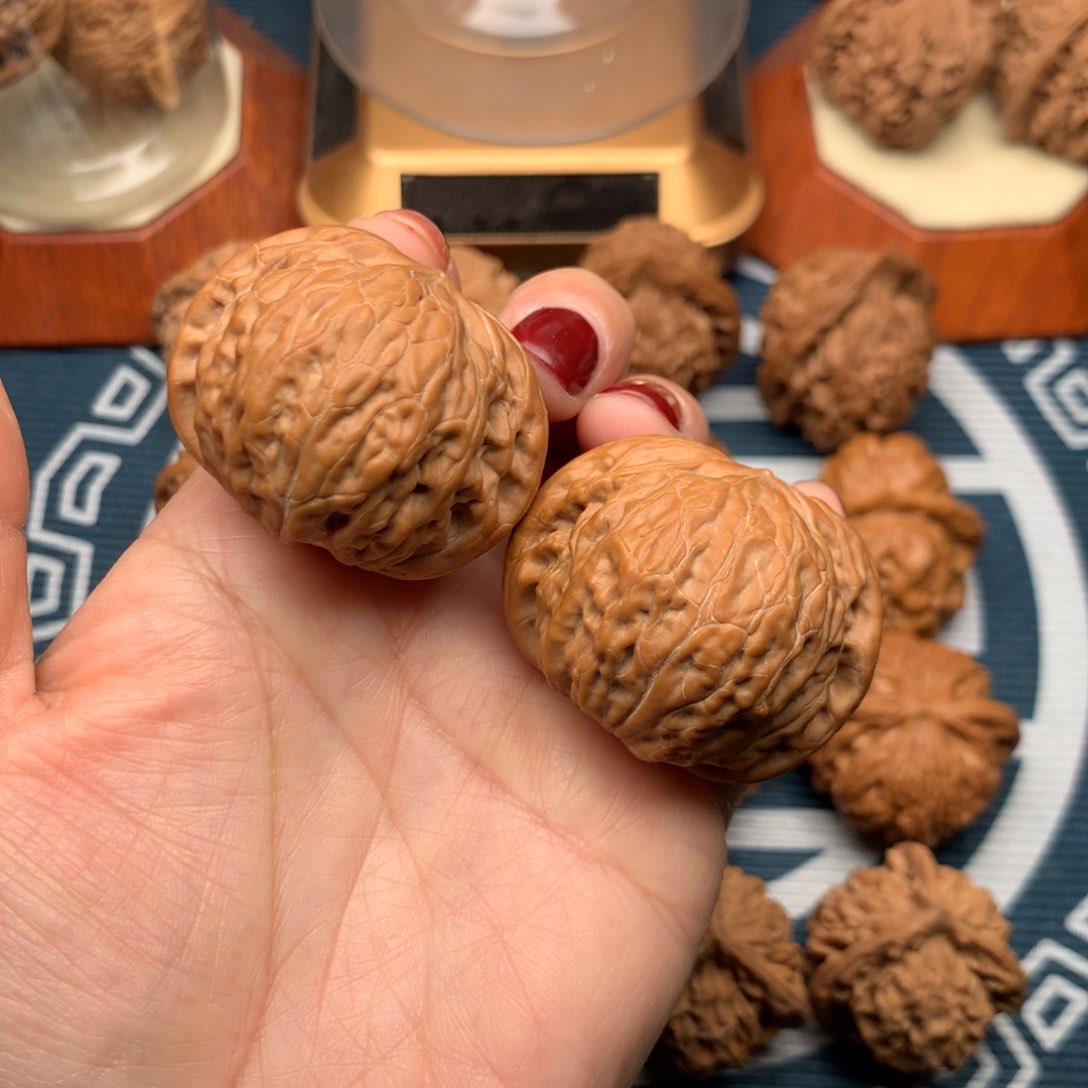 文玩核桃把件追铁锤妹妹