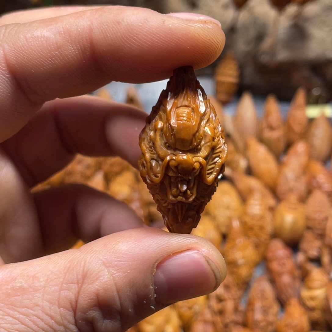 橄榄核吊坠人**兵盘龙呀367