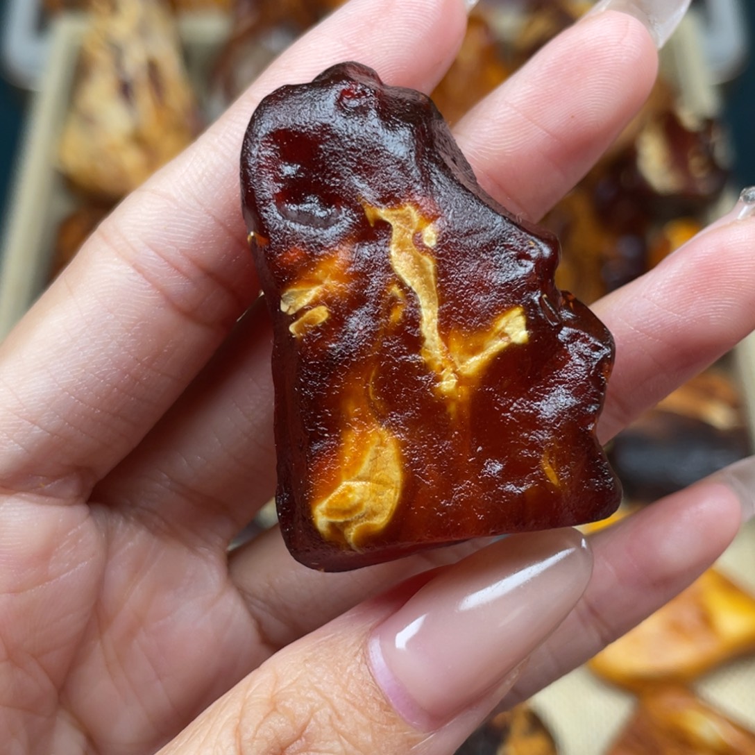 琥珀未镶嵌珠宝奇石