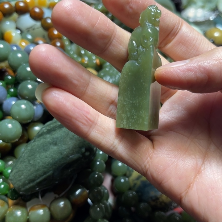 岫岩河磨玉（透闪石质玉）未镶嵌颈饰