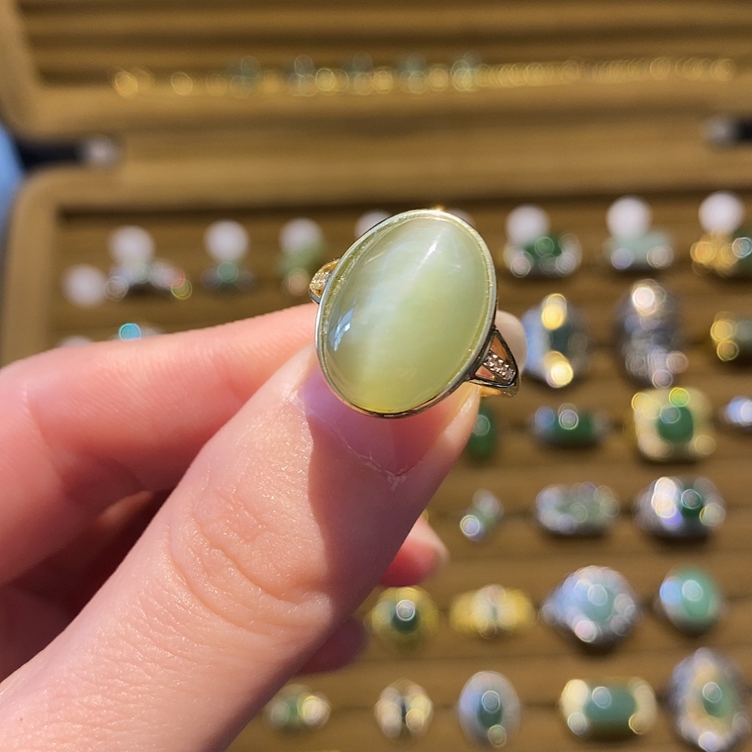 和田玉未镶嵌戒指