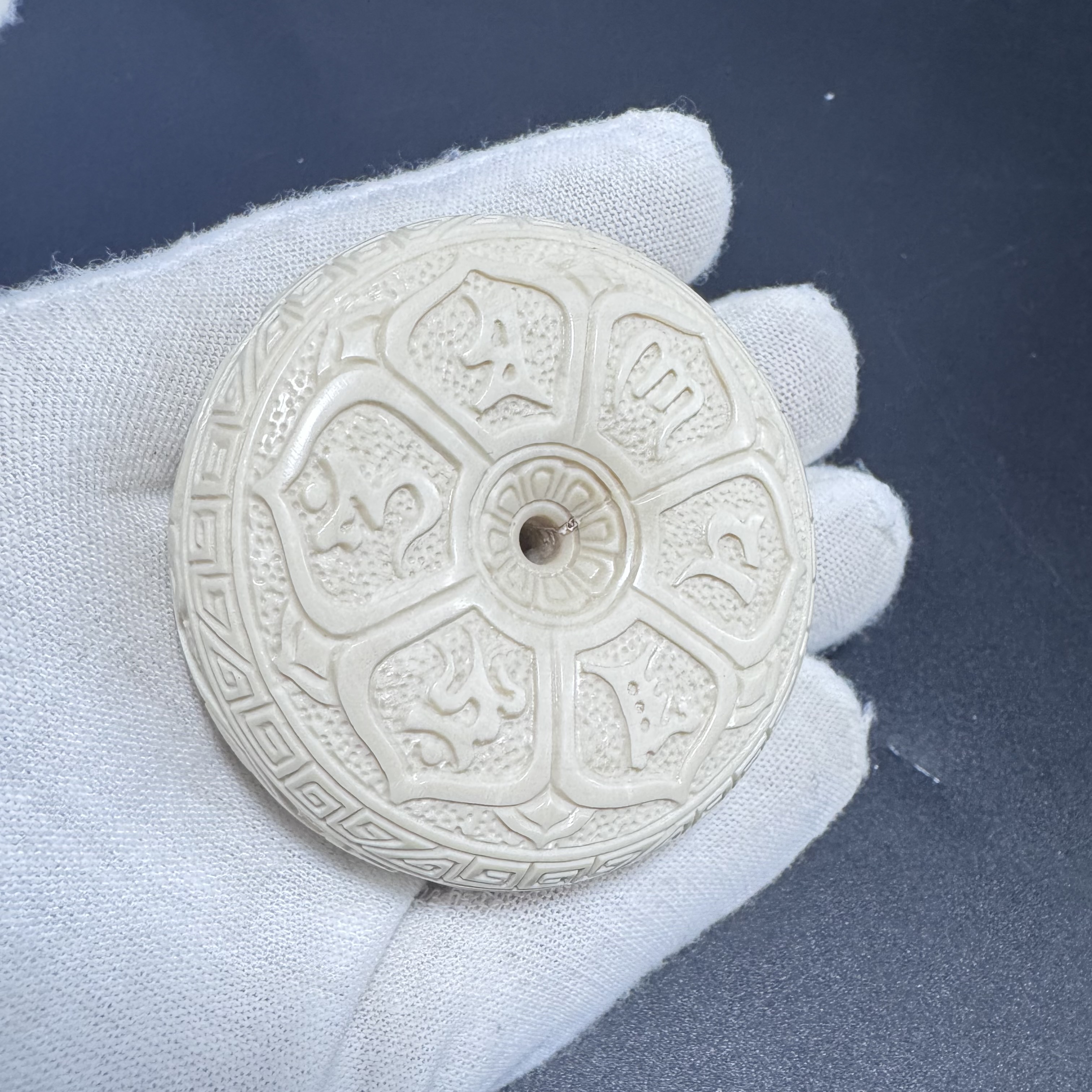 【猛犸兄弟】B0014天然猛犸牙冰料精品手工雕刻平安扣面包圈