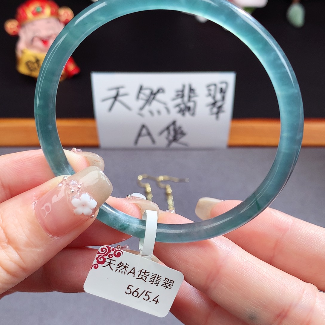 翡翠未镶嵌手镯（圆镯）