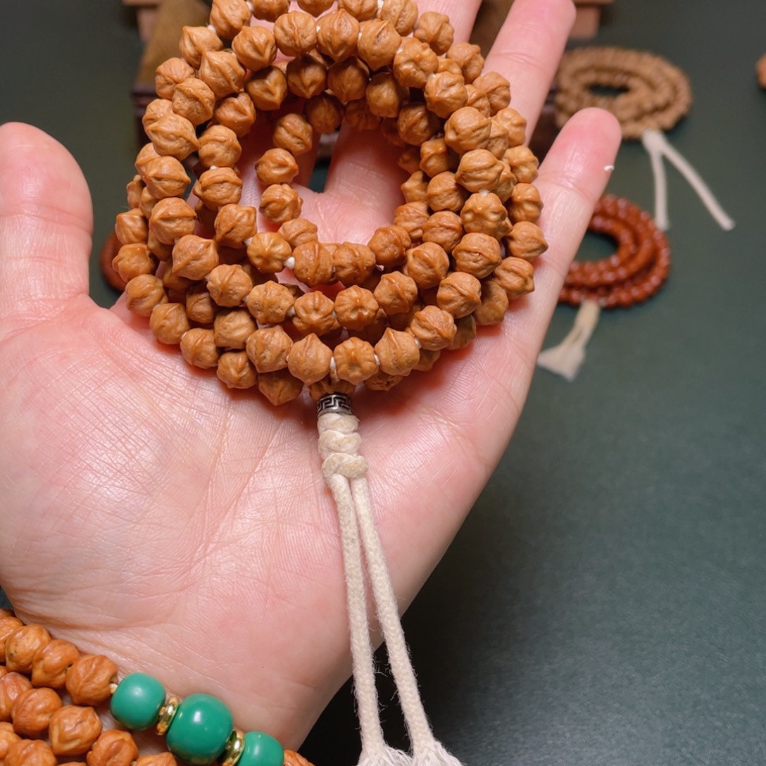 吊坠柏香籽/百香籽白牙横打长串