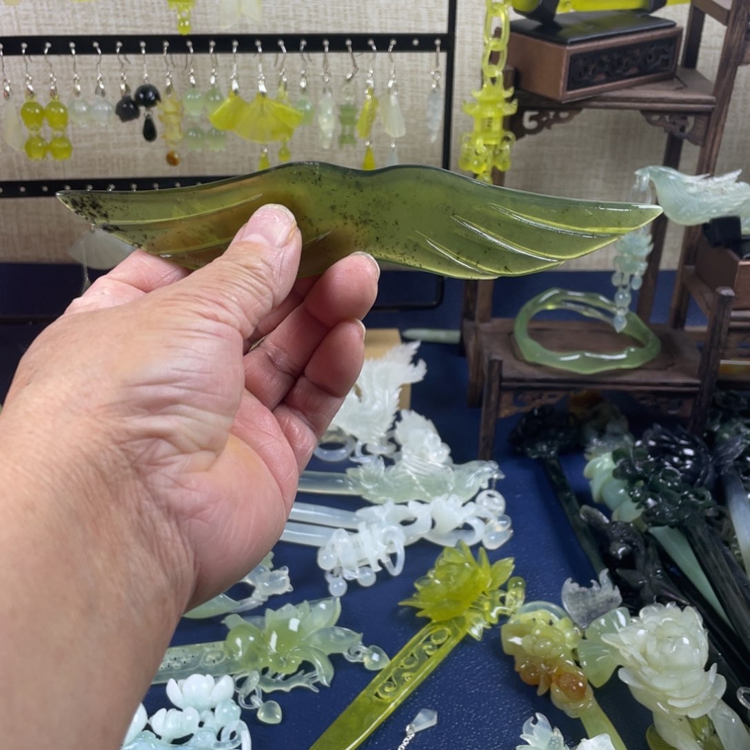 蛇纹石玉未镶嵌发饰