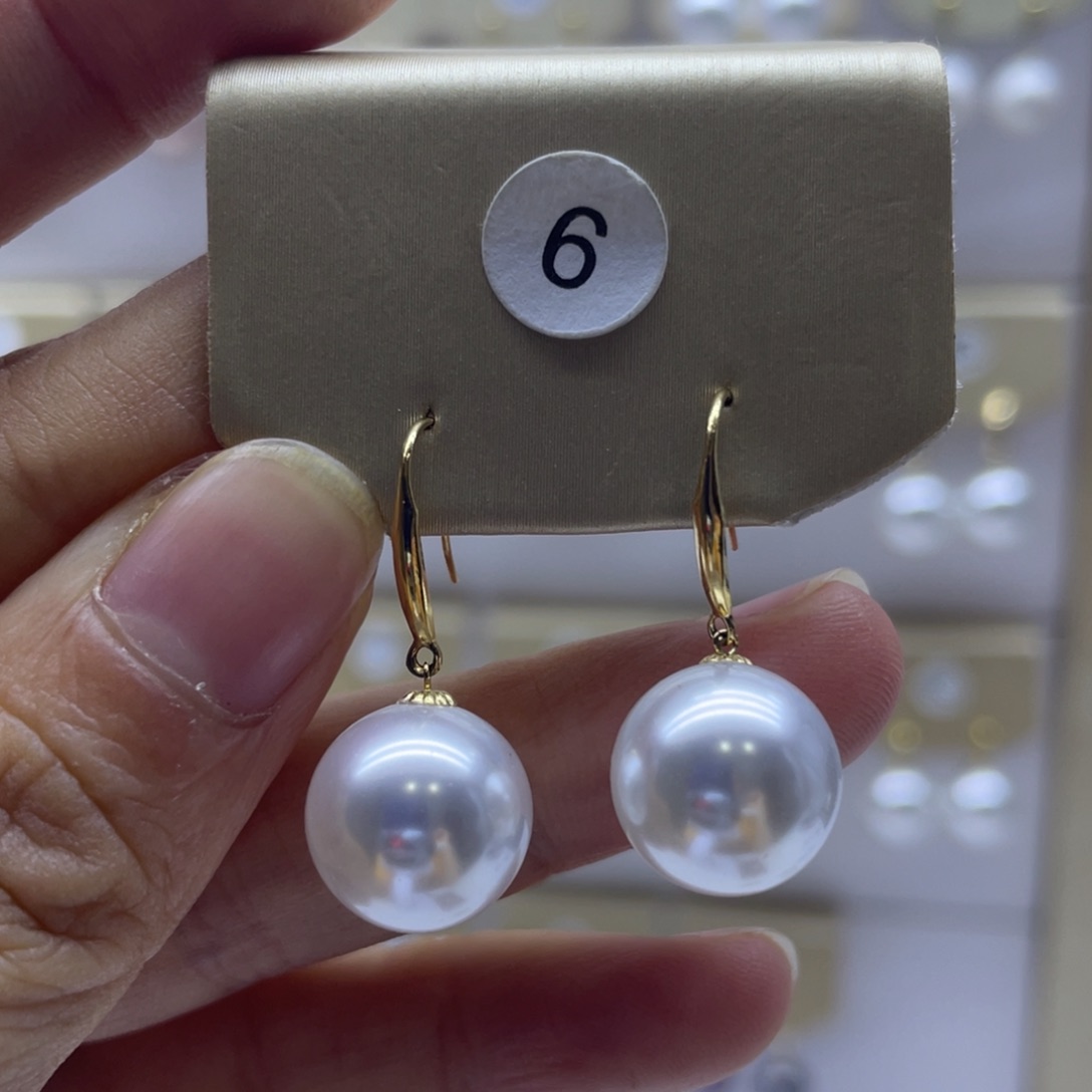 18K金镶嵌淡水珍珠耳饰