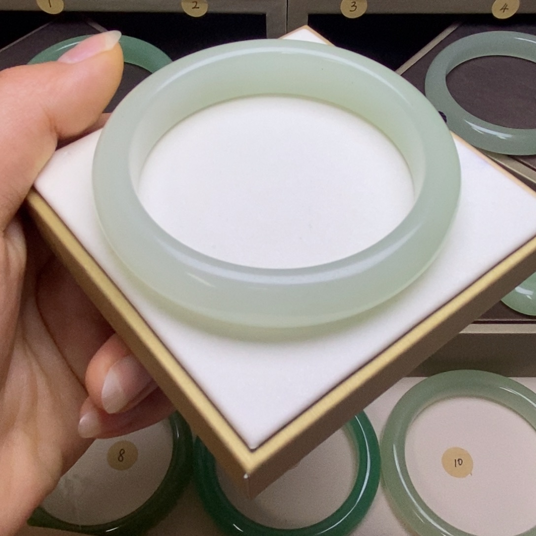 天***天东陵石未镶嵌手镯