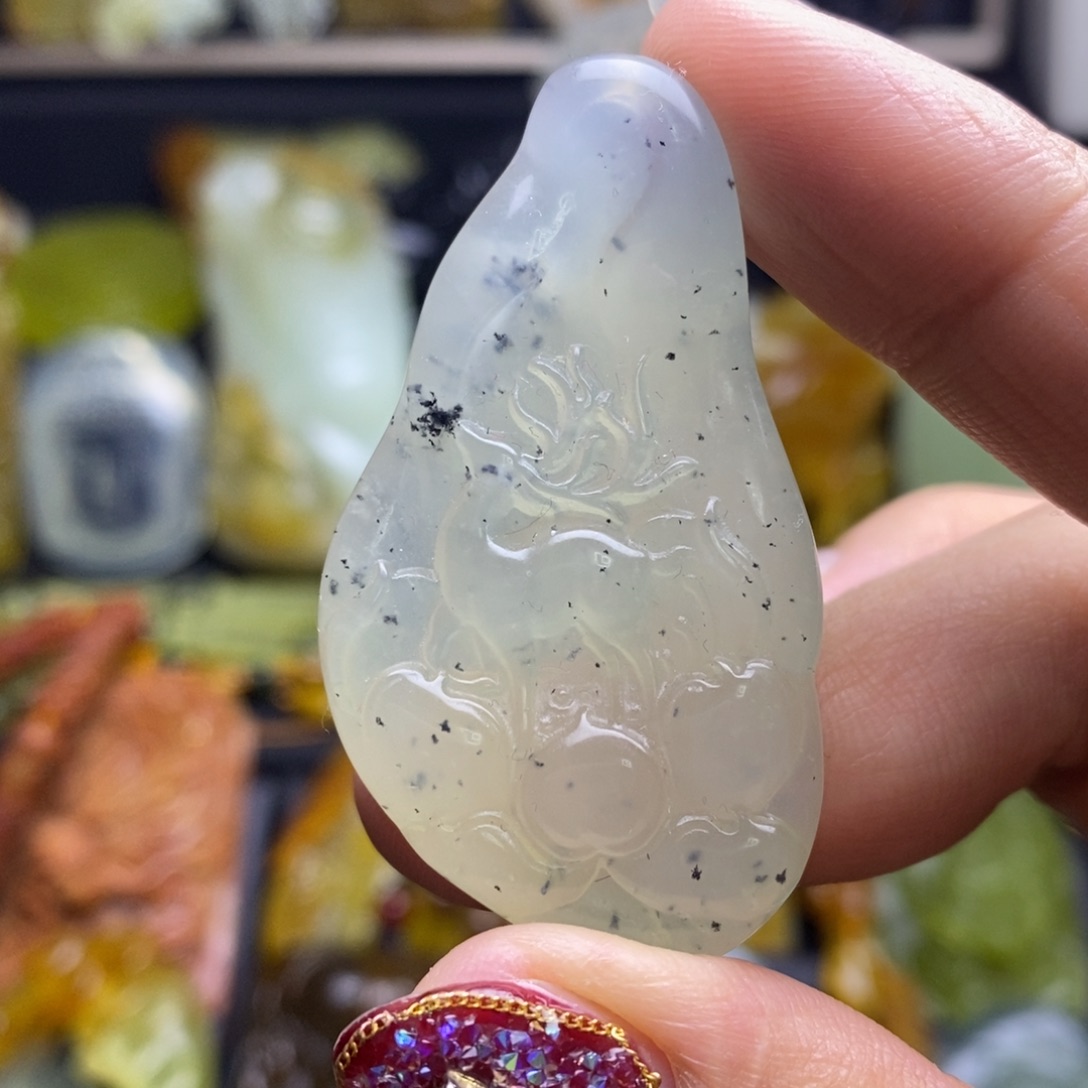 蛇纹石玉颈饰未镶嵌