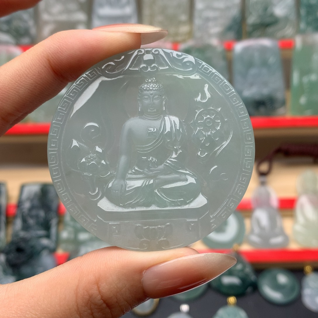 翡翠颈饰未镶嵌长**茶阿弥陀佛