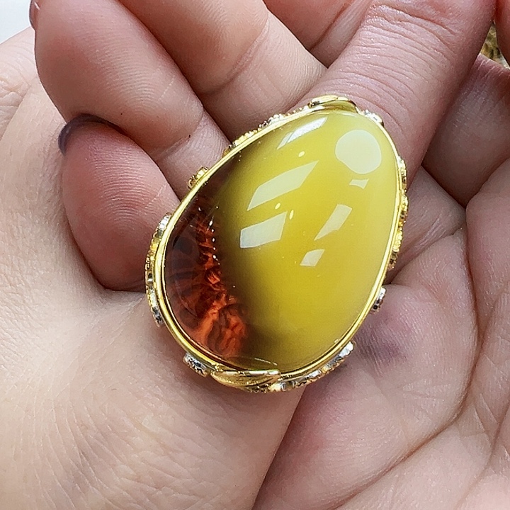 琥珀未镶嵌珠宝奇石