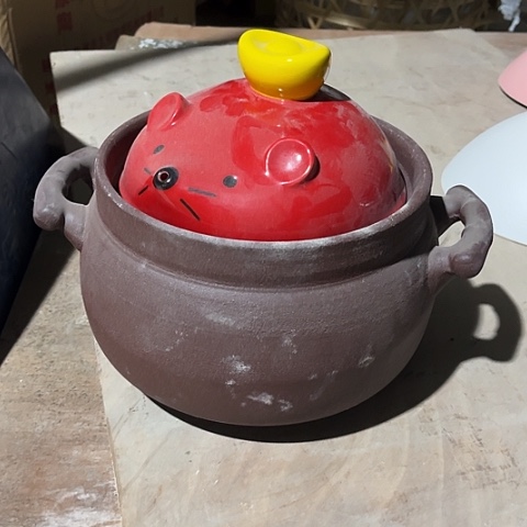 微瑕，明火，约口径19高14变形把子有裂痕，3L带盖