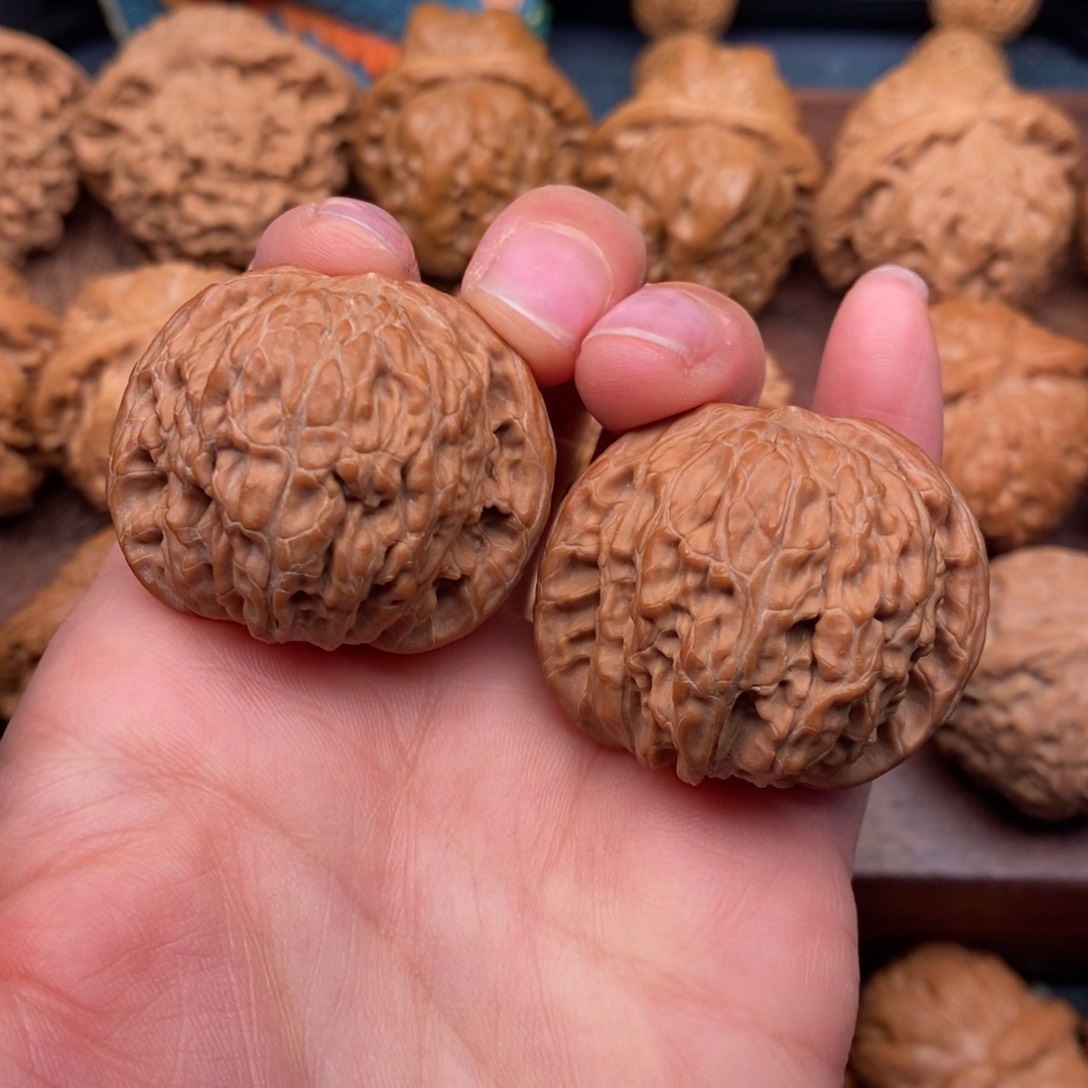 文玩核桃把件36.5山地石子磨