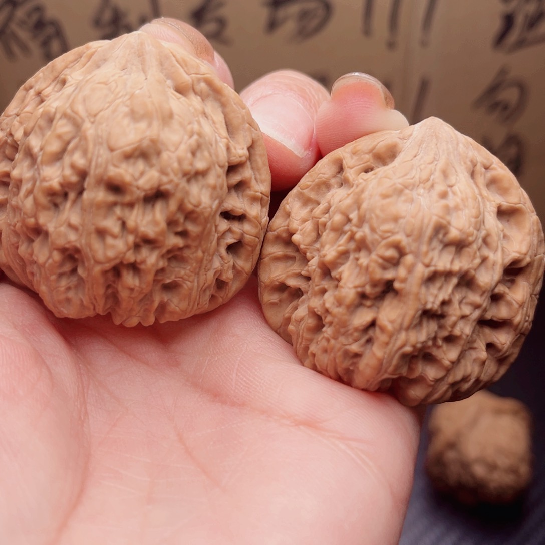文玩核桃把件Z***z绣球41尺