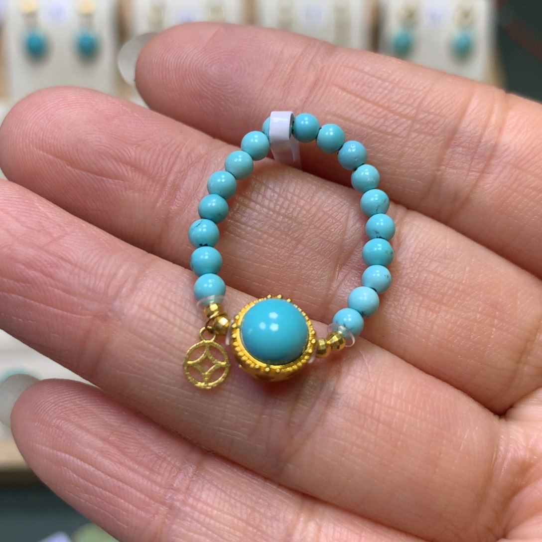 绿松石戒指18K金镶嵌