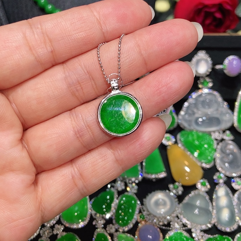 【闪购商品】翡翠颈饰未镶嵌天然翡翠