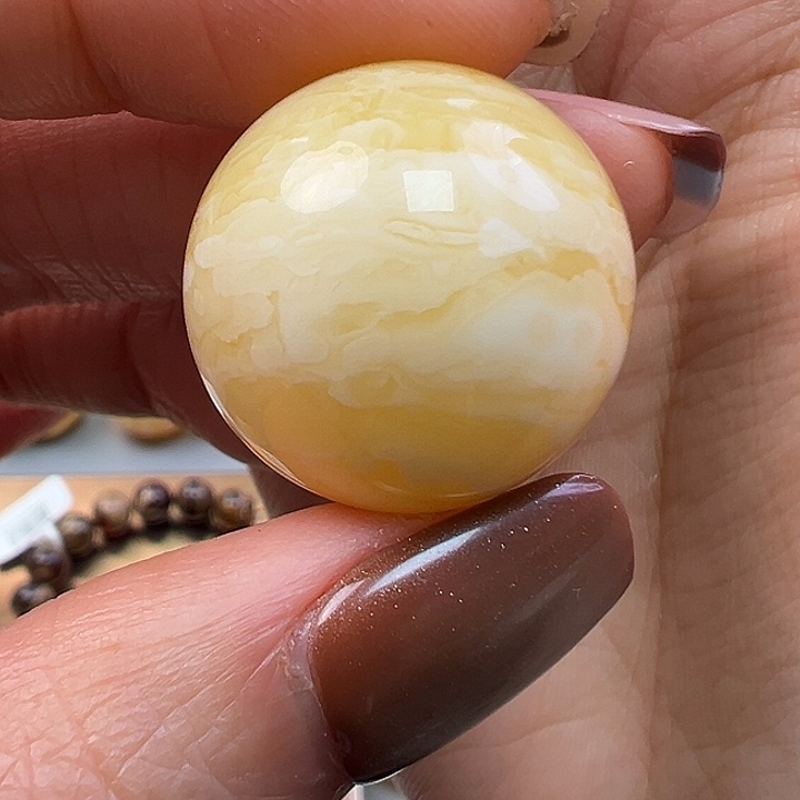 蜜蜡未镶嵌珠宝奇石