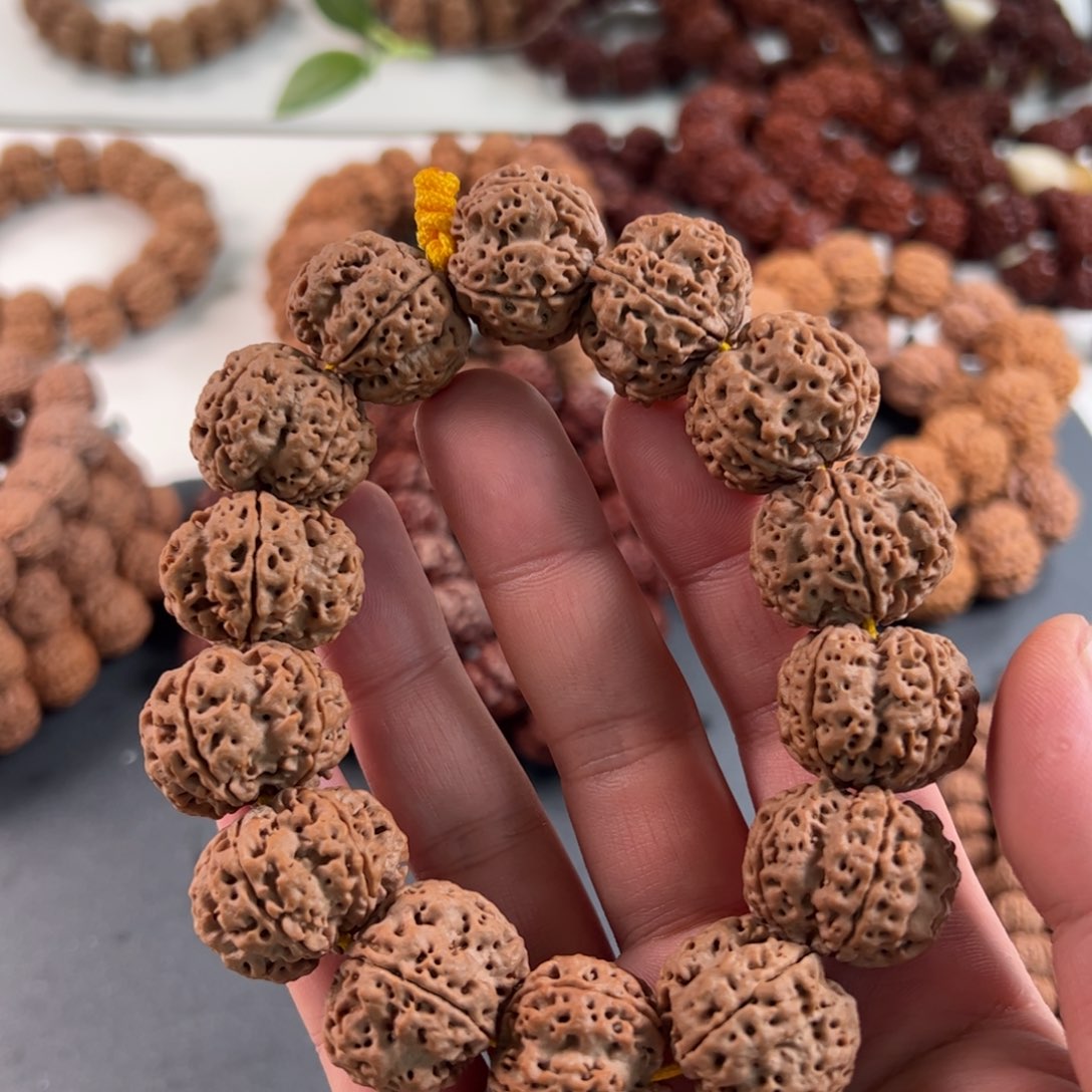 金刚菩提手串?*?龙尊轻奢25