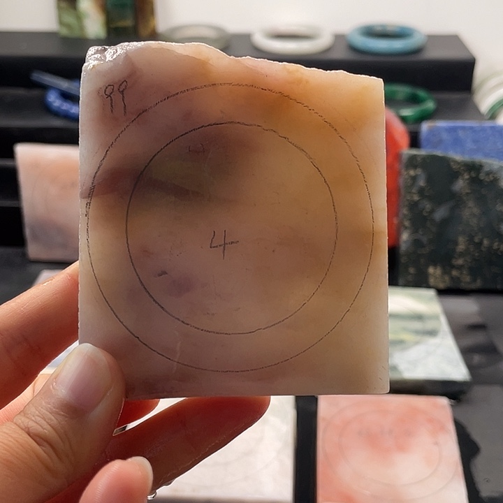 石英质玉未镶嵌手镯定制