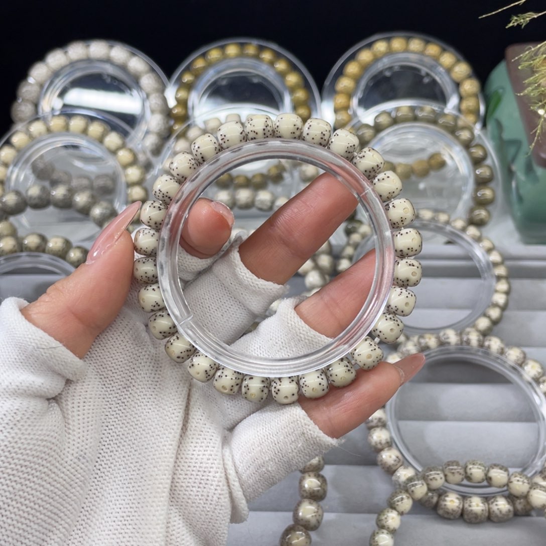 星月菩提手串8/7 通体留白 35