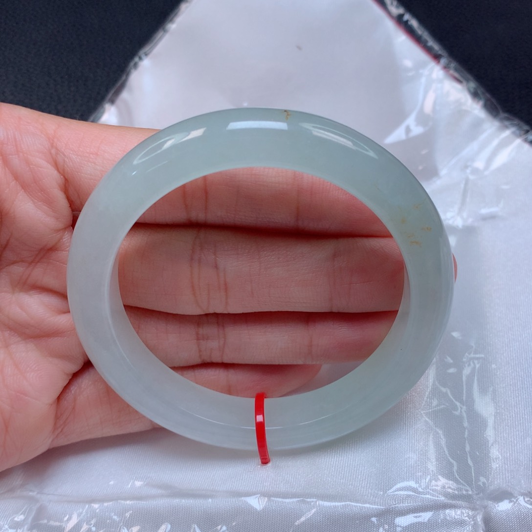 翡翠手镯未镶嵌天然