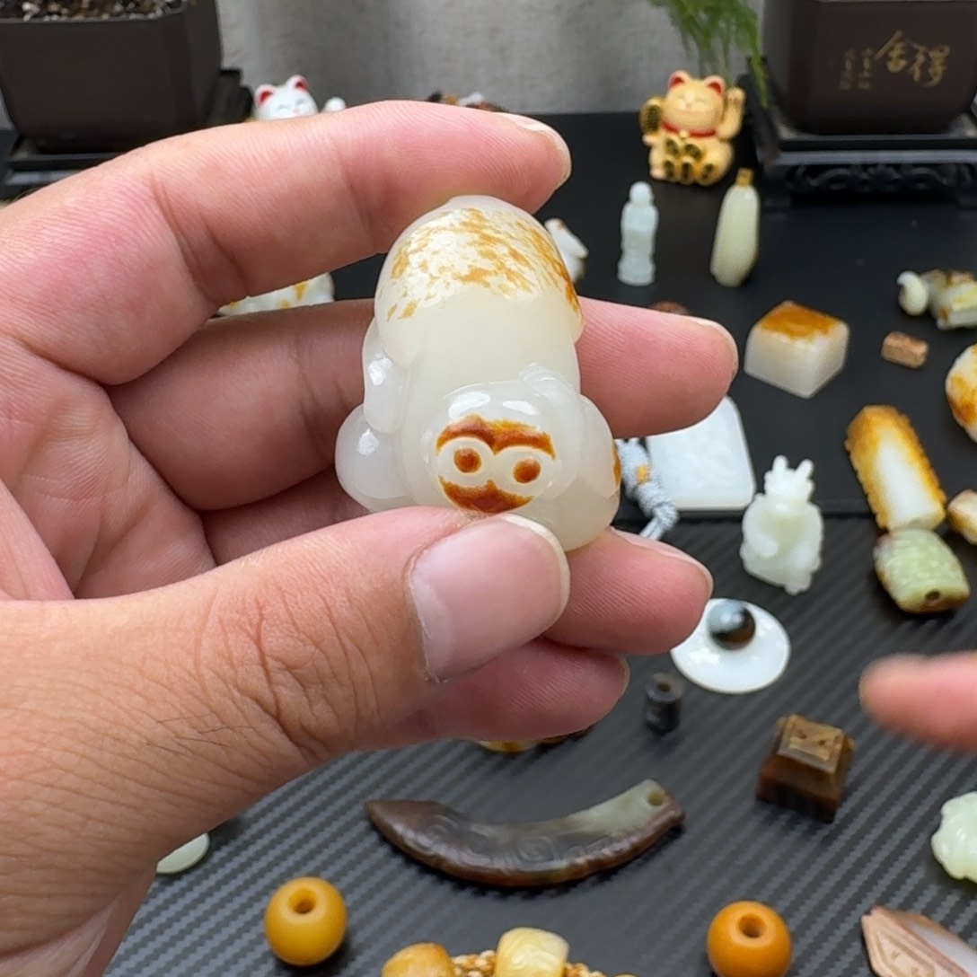 方***姓和田玉（糖玉）未镶嵌颈饰