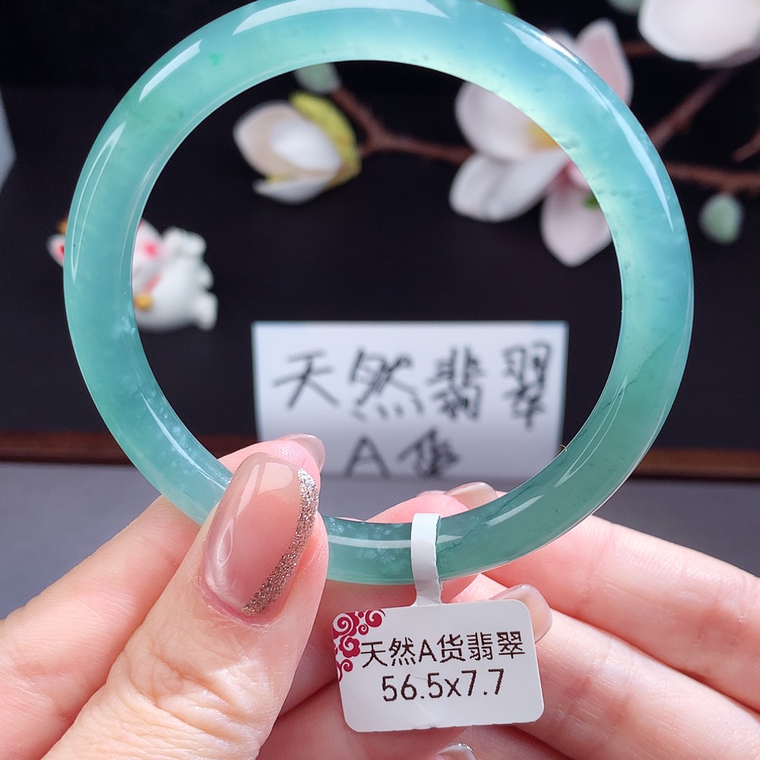 翡翠手镯（圆镯）未镶嵌