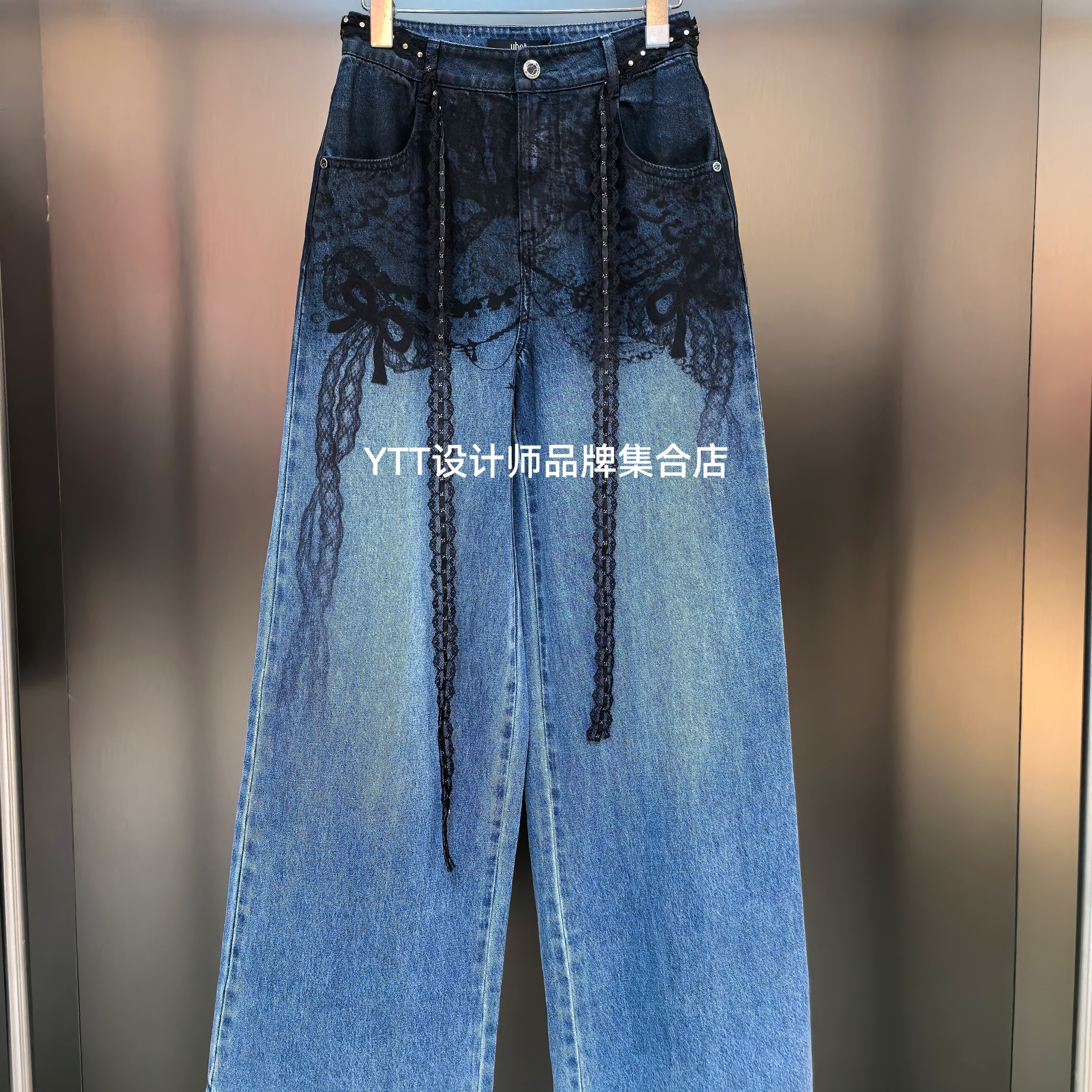 顺丰包邮 UHOT诱货2026春夏新款蓝黑色蕾丝印花休闲阔腿牛仔长裤