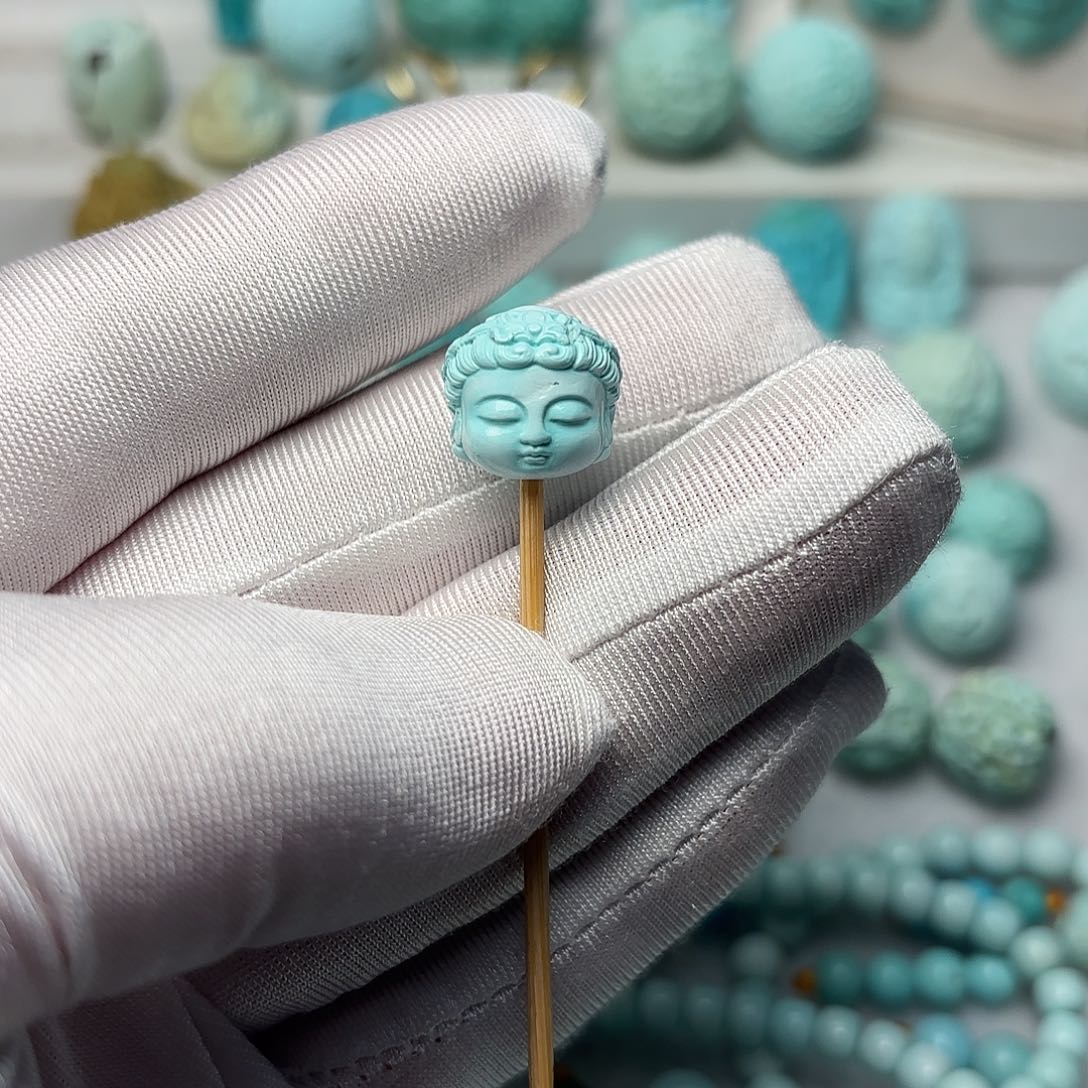 绿松石未镶嵌雕刻件