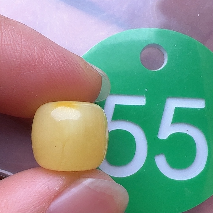 蜜蜡裸石未镶嵌11.7m m