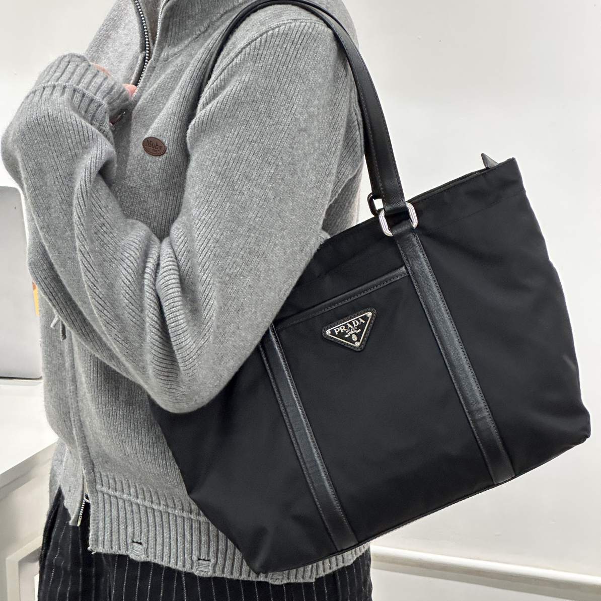 95新 Prada/普拉达 尼龙拼皮托特手提腋下包