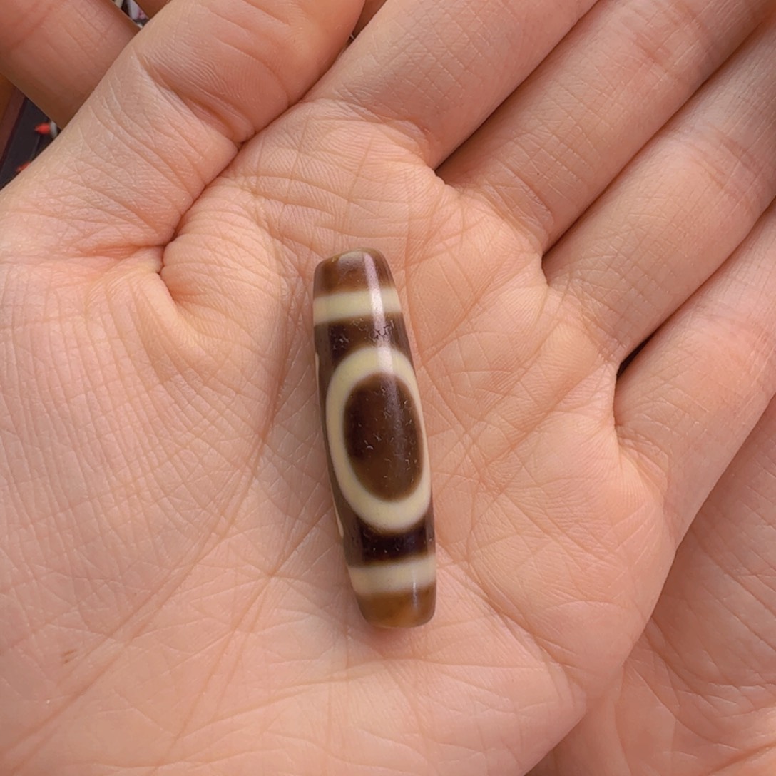 玛瑙/玉髓颈饰未镶嵌黑****?