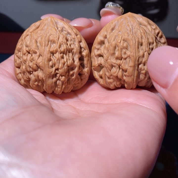 文玩核桃吊坠虎头王