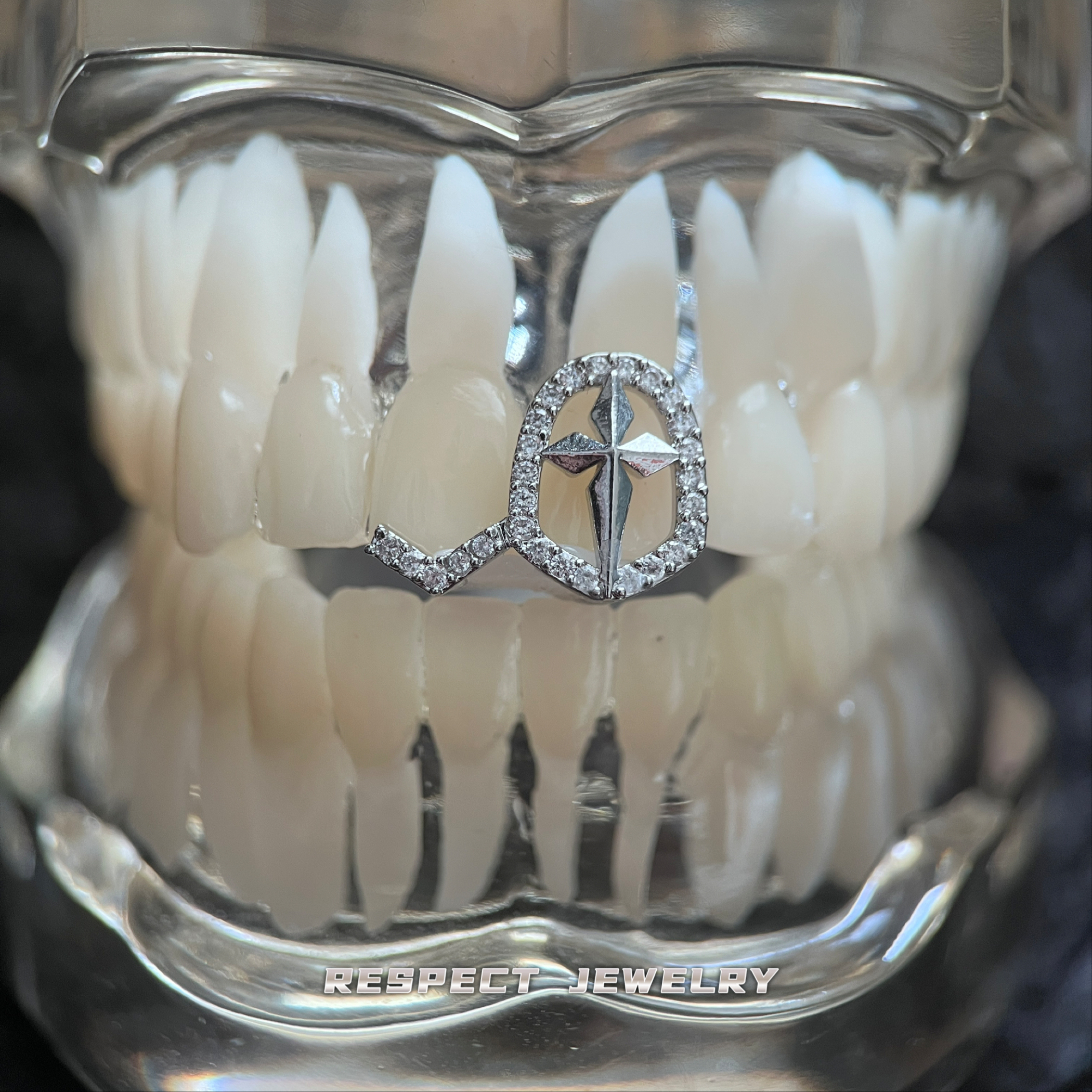 铜锆石吊坠 通用版钻牙套镂空十字架牙窗潮流嘻哈牙饰grillz