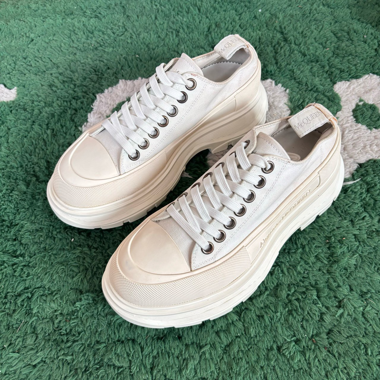 95新 Alexander McQueen/亚历山大·麦昆 休闲鞋 39码  ylp1183