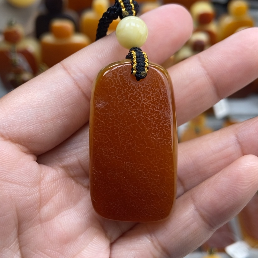 【闪购商品】琥珀颈饰未镶嵌
