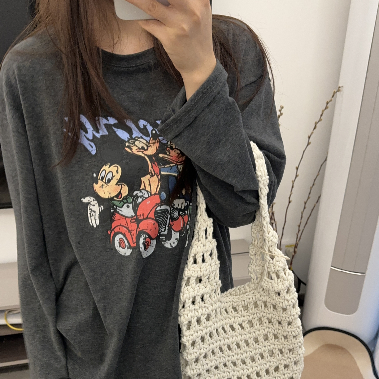  吴敏儿圆领长袖印花上衣 