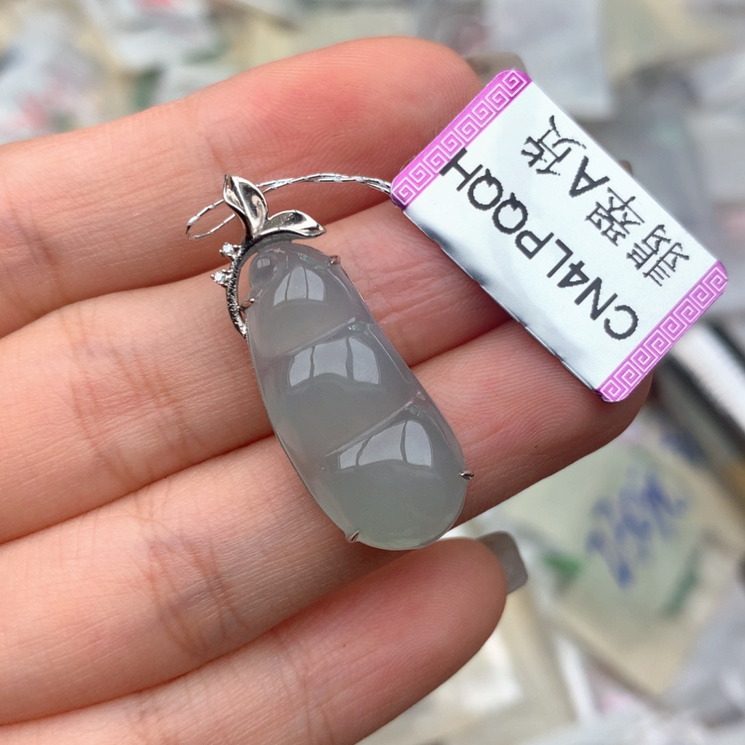 翡翠18K金镶嵌挂件