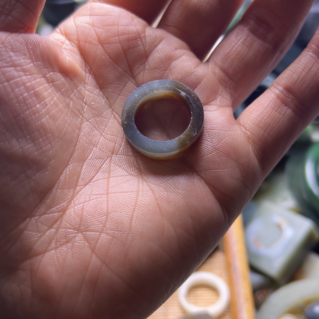 玉***文和田玉（糖玉）未镶嵌挂件