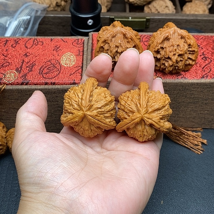 ソ***ゝ把件文玩核桃白奔