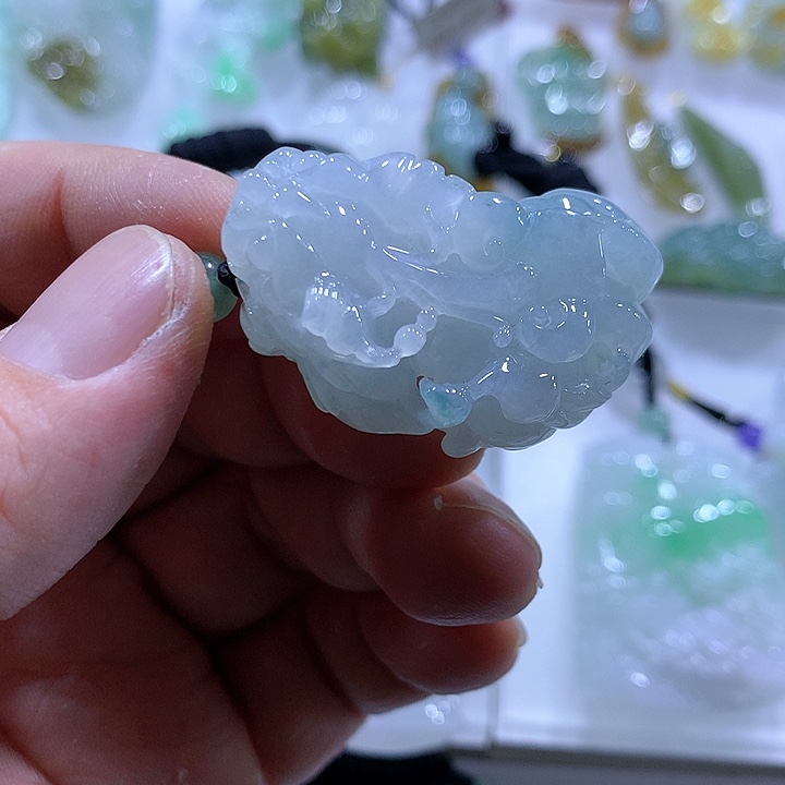 翡翠颈饰未镶嵌天然翡翠A货吊坠