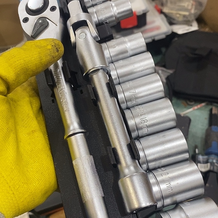 小***色一个哥哥沟沟壑壑个