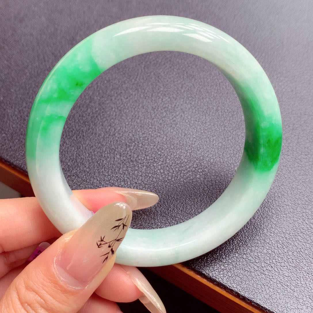 翡翠未镶嵌手镯缅甸翡翠
