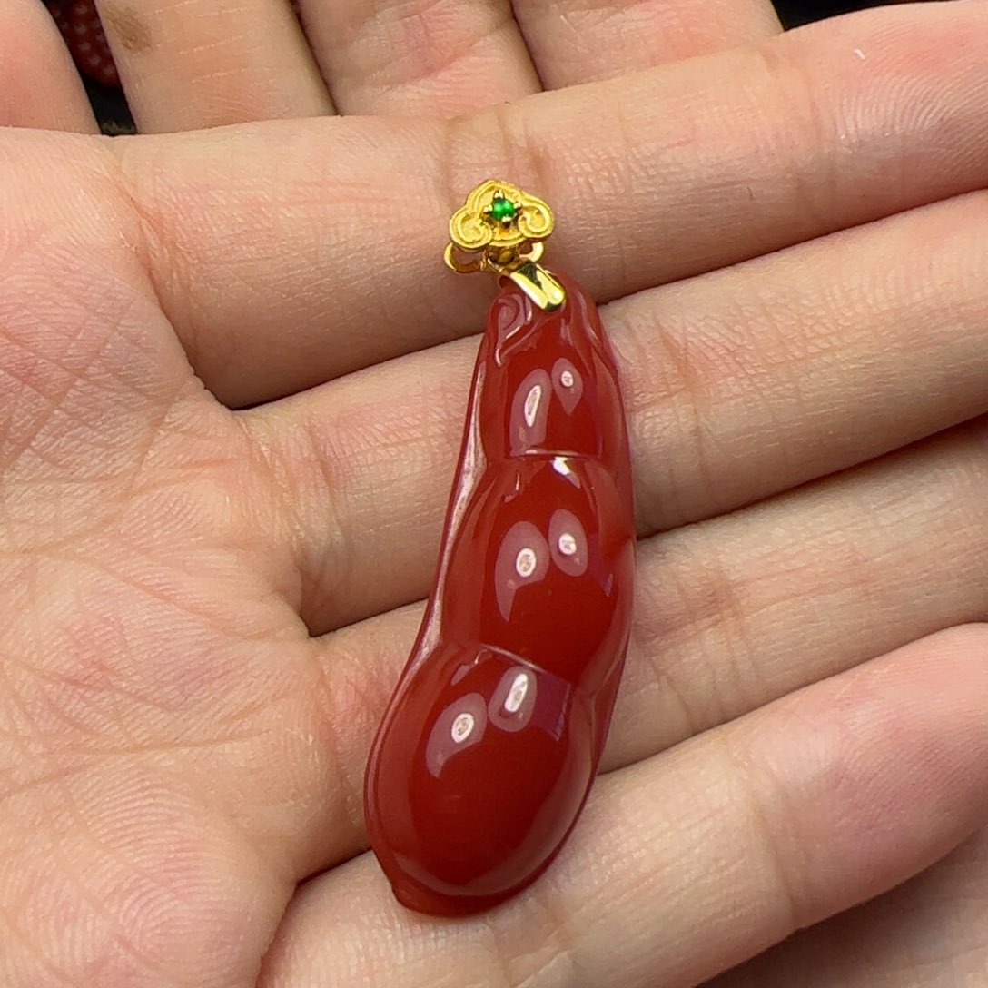 18K金镶嵌福豆南红玛瑙