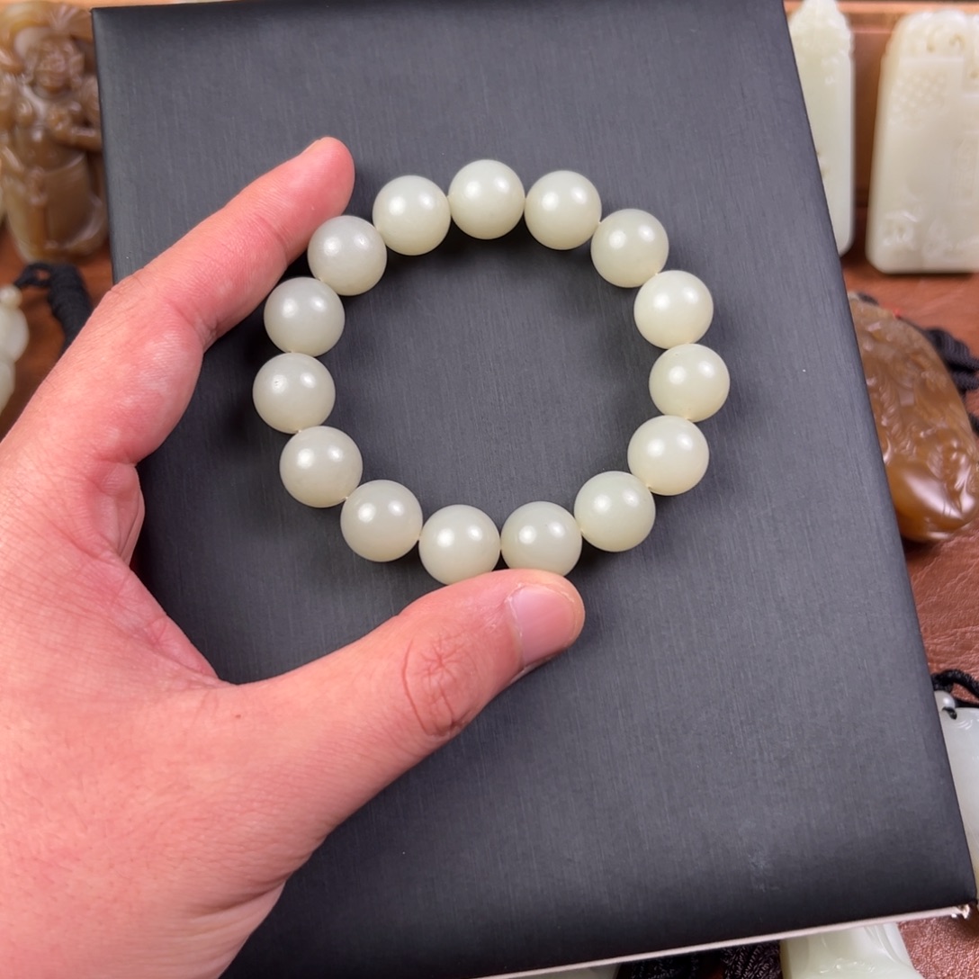 板***金和田玉（青白玉）未镶嵌颈饰