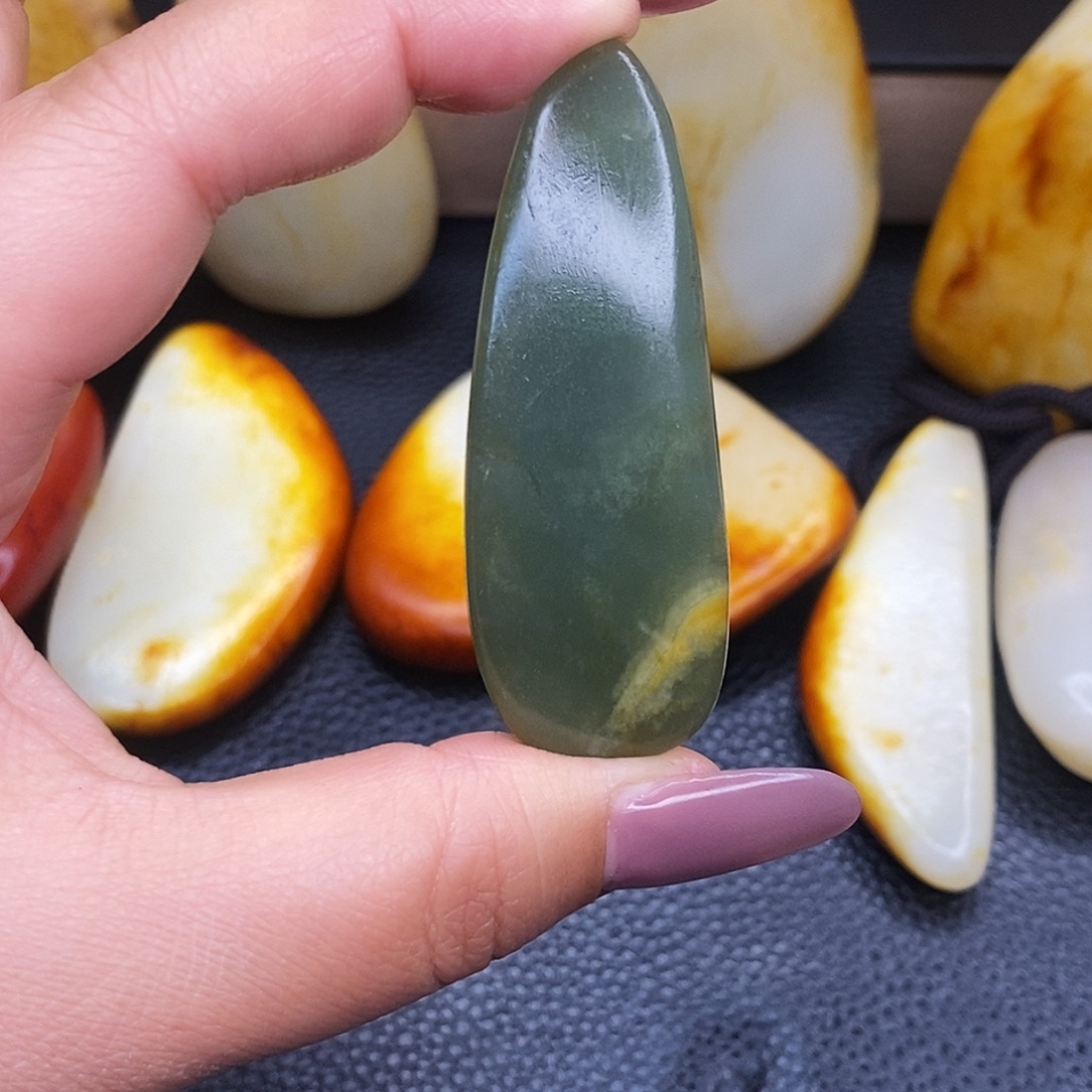 和田玉未镶嵌挂件